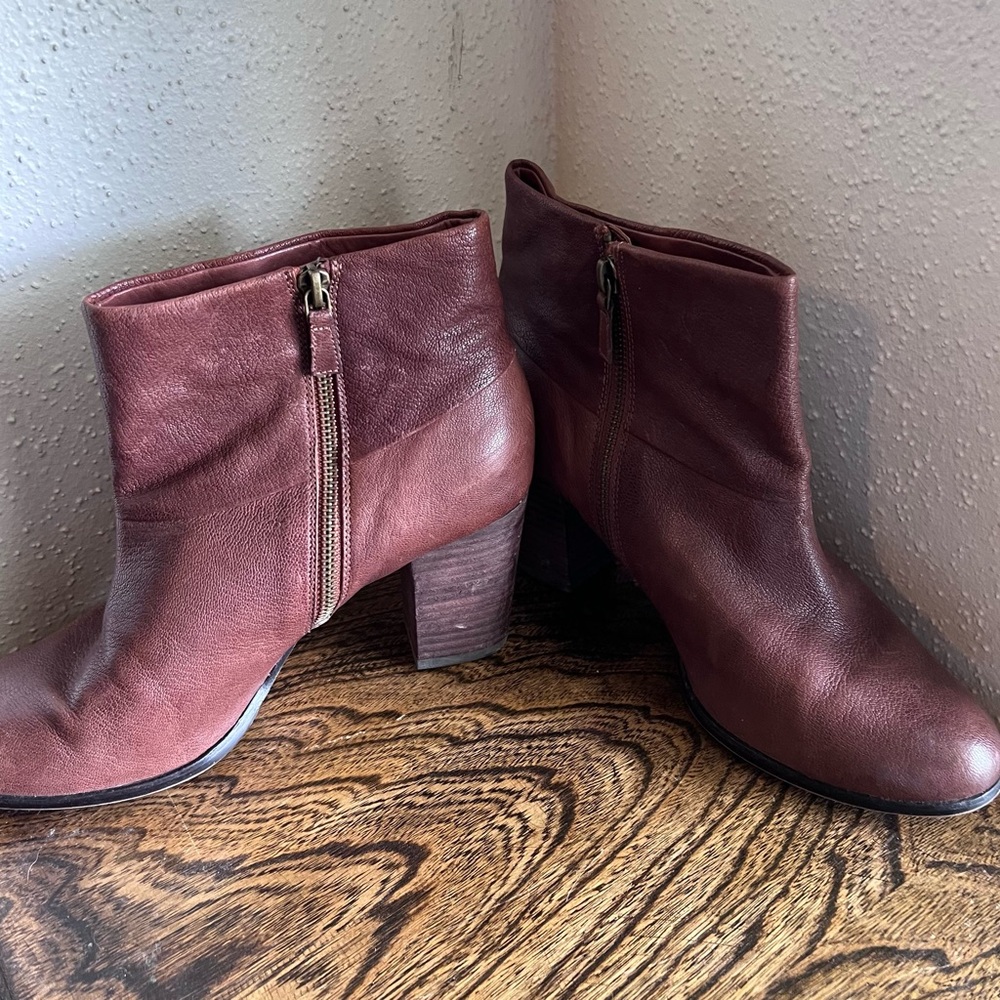 EUC Cole Haan Nike Air Brown Leather Booties Sz 9B